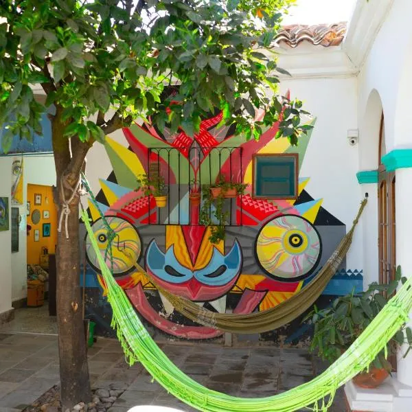 Casa Blanca Hostel, hotel in Tarija
