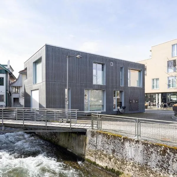 Casa Milla, Apartment Wuhr - Zentrales Loft am Fluss inklusive Parkplatz, hotel v destinaci Langenthal