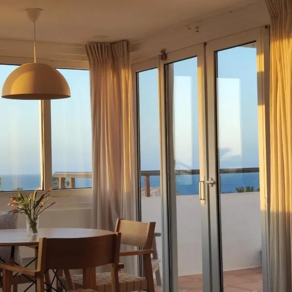 ISTMO - Quiet, Cosy Apartment with Panorama Sunset, hotel in La Pared