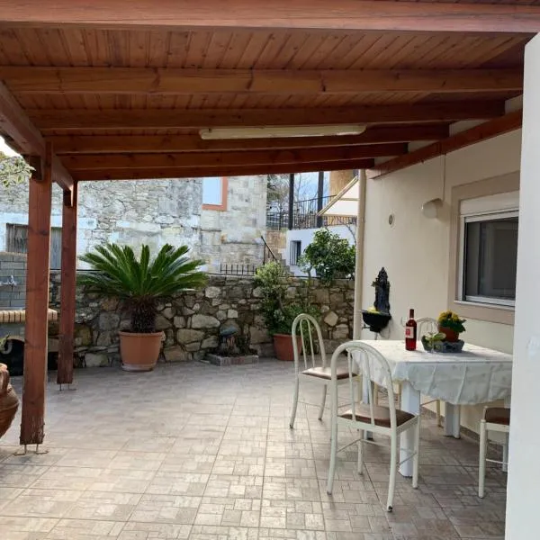 Manousos Guest House, hotel in Heraklio