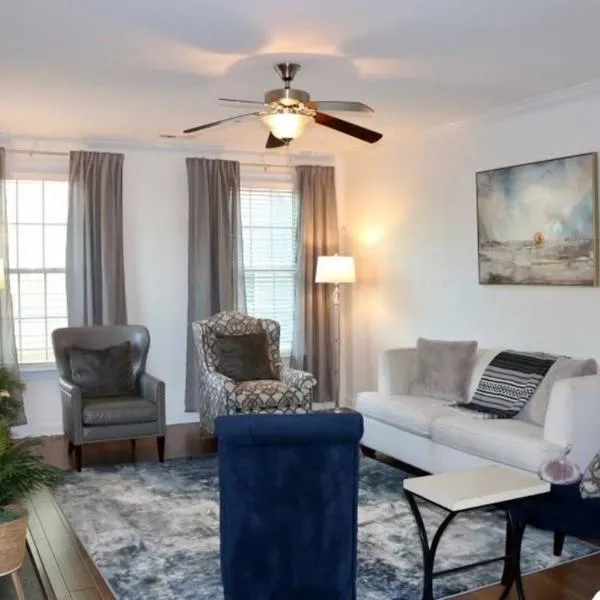 Convenient Remote-friendly suburban oasis, hotel in Raleigh