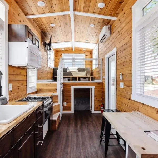 Pet-Friendly Family Escape, Near Zion, hotel in Apple Valley