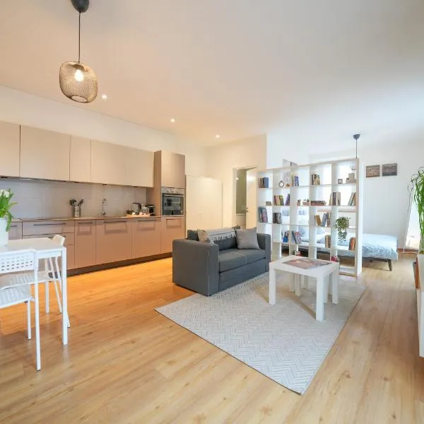 Loft DV2 - Bellissimo loft in Città Vecchia Locarno, hotel em Locarno