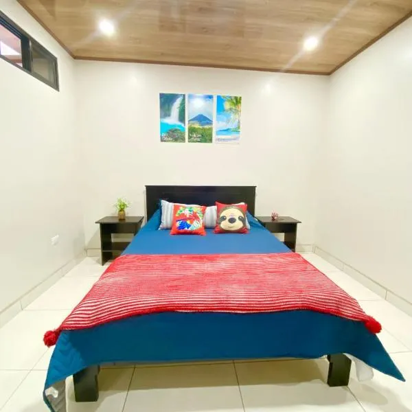 Apartamentos H Gonzalez. Wifi A/C free parking, hotel v destinaci San Rafael