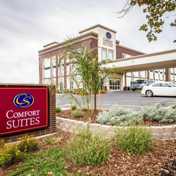 Comfort Suites Woodland - Sacramento Airport, hotelli kohteessa Woodland