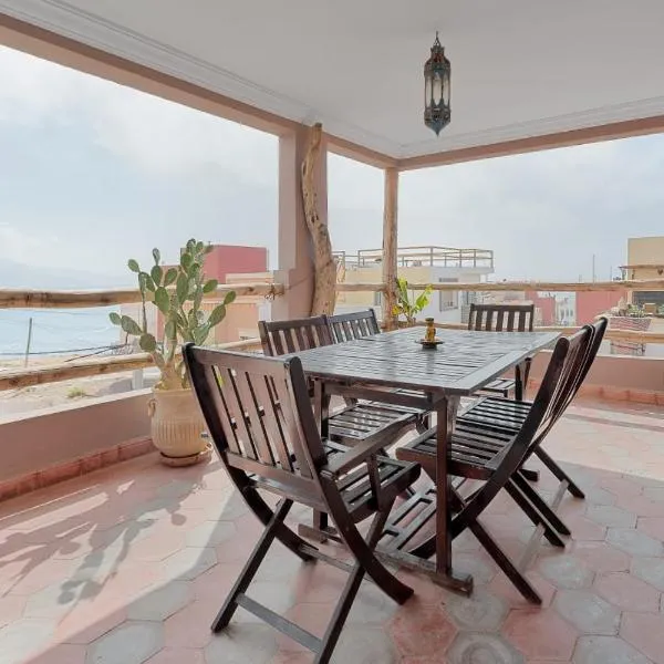 Imsouane Bay 2 Bedroom Suite Ocean View Terrace, hotel in Imsouane