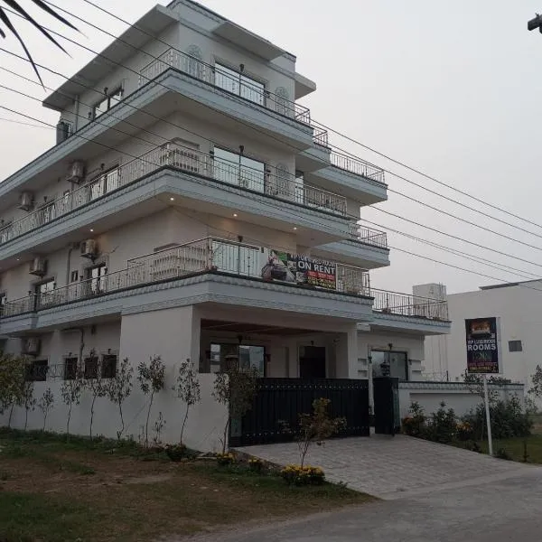 Hotel Luxe Heights Lahore, hotel in Kānjra