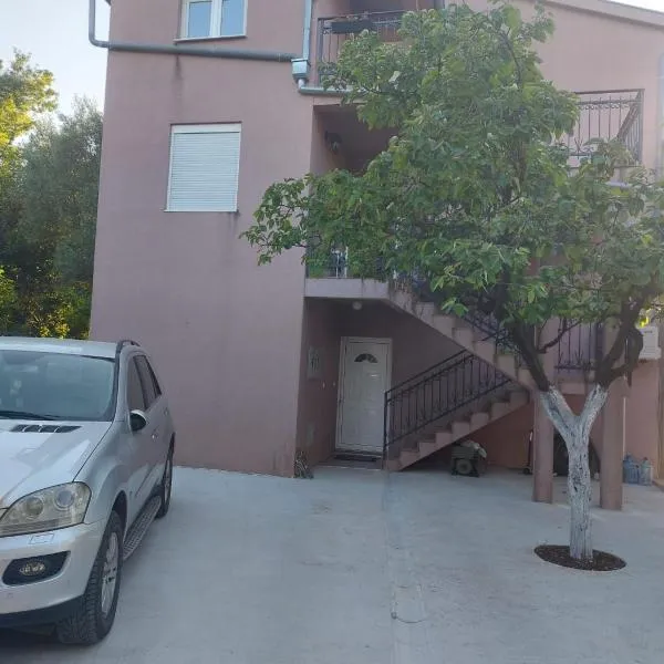 Apartmani “Dunja”, hotel v destinaci Kraljevići