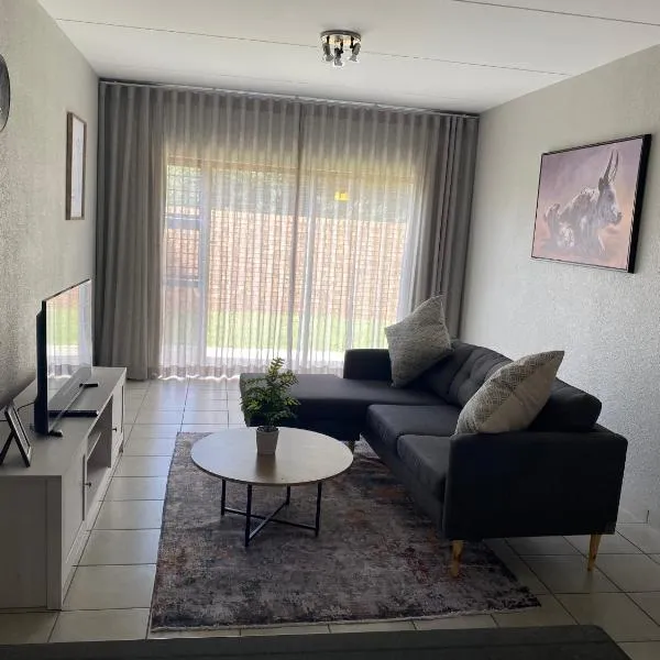 Yanaz Place, hotel in Germiston