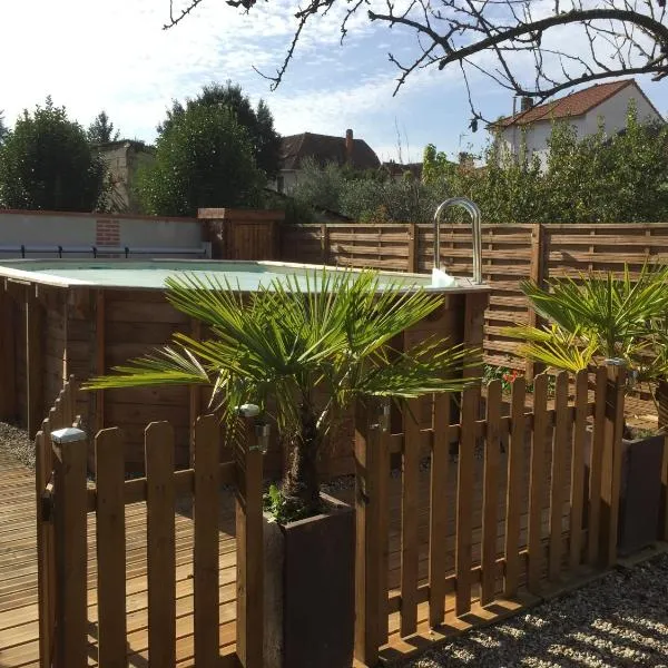 ESCALE AU FOND DU JARDIN, hotel in Agen