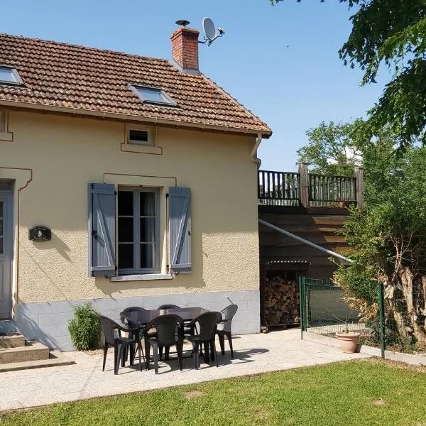 La Maison du Picvert, hotel v destinaci Préveranges