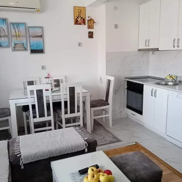 Apartman Gaga, hotel in Donji Komren