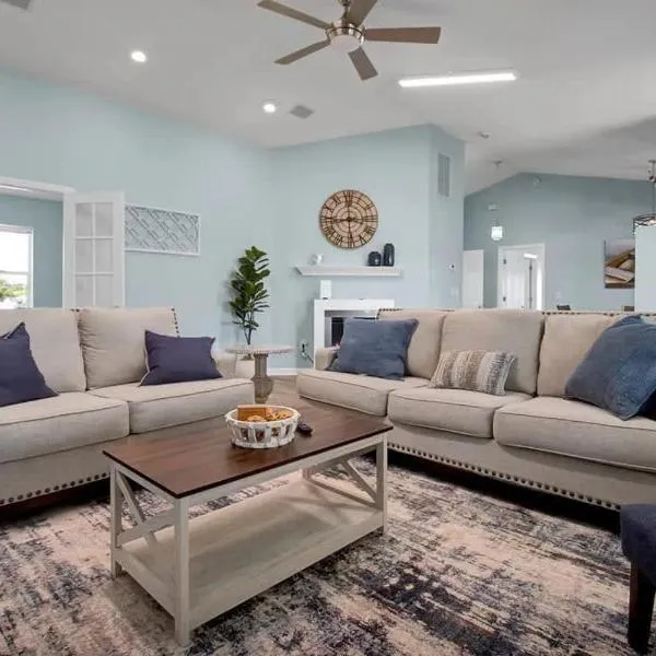 Surf City Serene Waterfront Vacation Home, hotel a Surf City