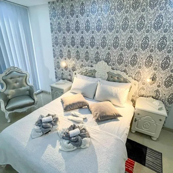 Apartament in Ta' Xbiex 3BR- 3 min Yatch Marina, hotel in Msida