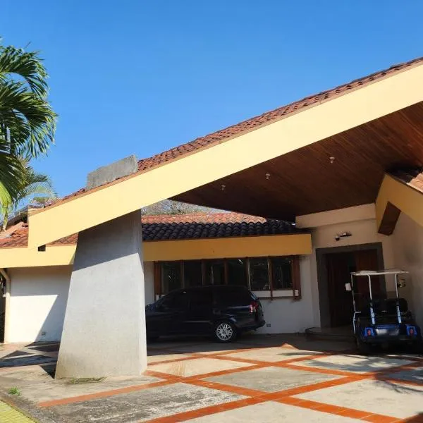 La Casa de Cariari Al Golf, hotell sihtkohas Heredia