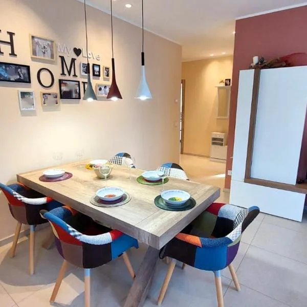 Nanà Holiday House – hotel w mieście Luino