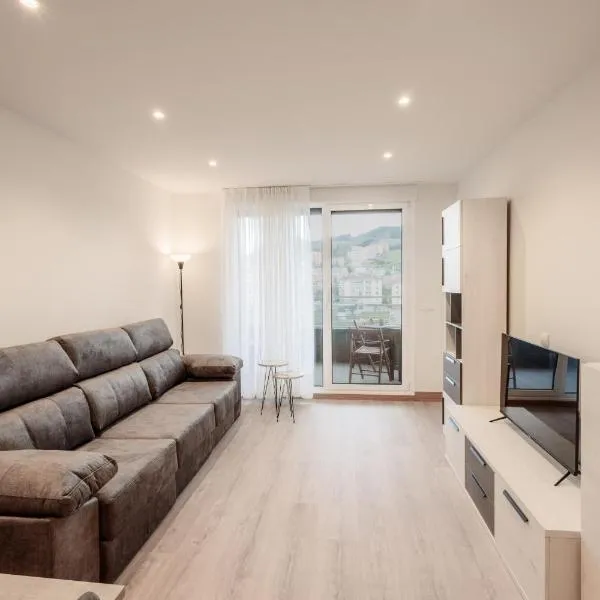 Artik I Local Rentss, hotel in Zarautz