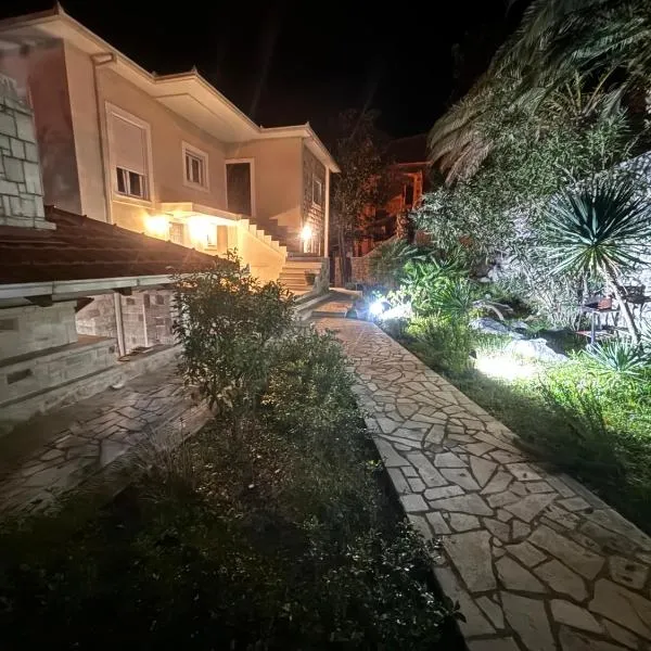 Stone Villa, ξενοδοχείο σε Becici