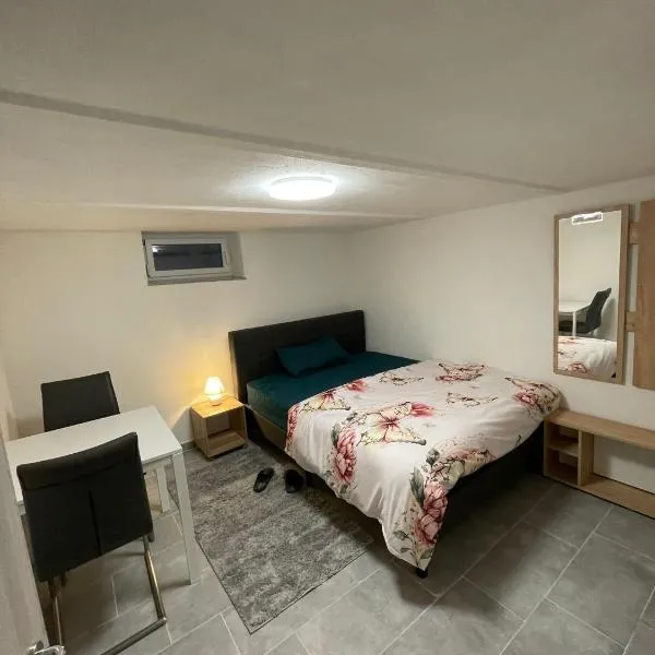 gemütliches und Schönes Zimmer Keller Geschoss K1, hotel v destinaci Haßloch