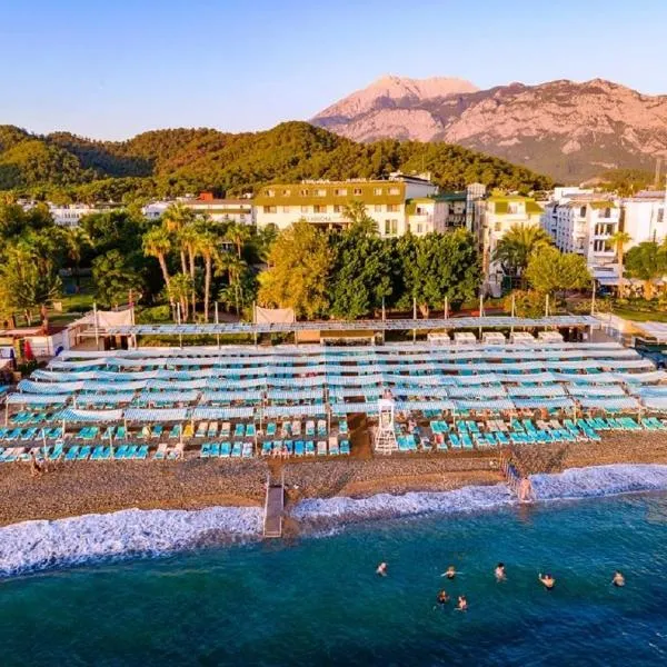 L'ancora Beach Hotel, готель у Кемері