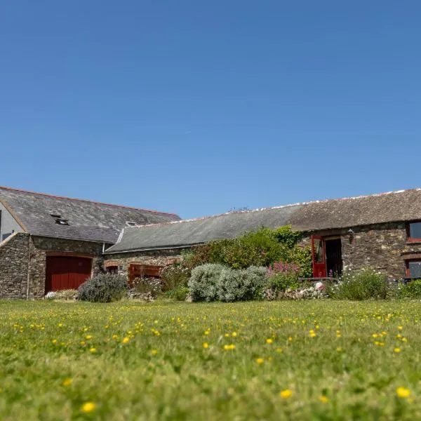 Delfryn Holiday Cottages, hotel din Solva
