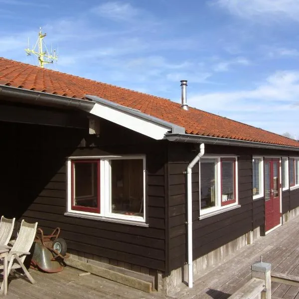 Boothuis Lauwersoog, hotel v destinaci Lauwersoog