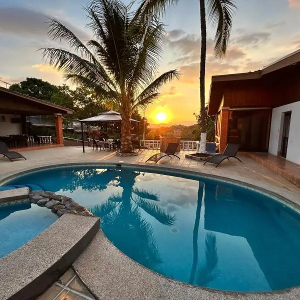 Uruka Lodge, hotel in Alajuela City