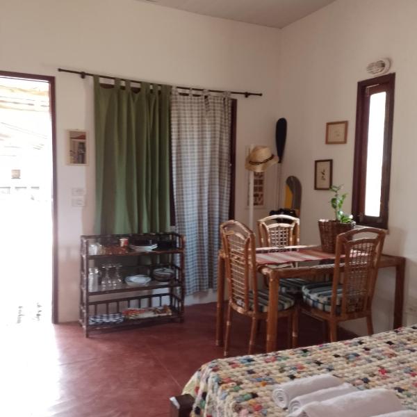 CHALE PERTO DA PRAIA COM DUAS SUITES E VARANDAO - Foto 4