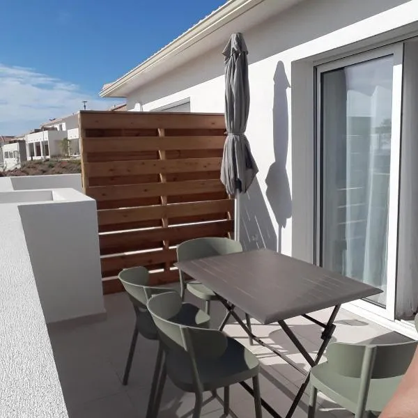 T2 VUE MER MARINA DI BRAVONE N197, hotel v destinácii Linguizzetta