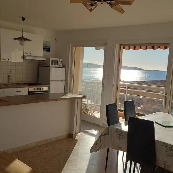 Appartement vue mer 80m2, hotel a Fréjus