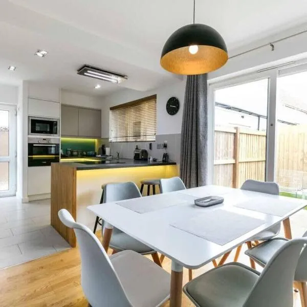 Spacious Modern Garden Family Home – hotel w Cambridge