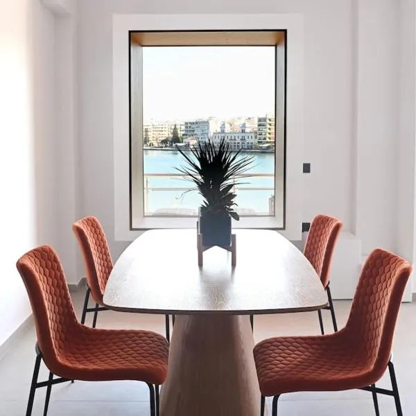 OpenSea, hotel a Calcide