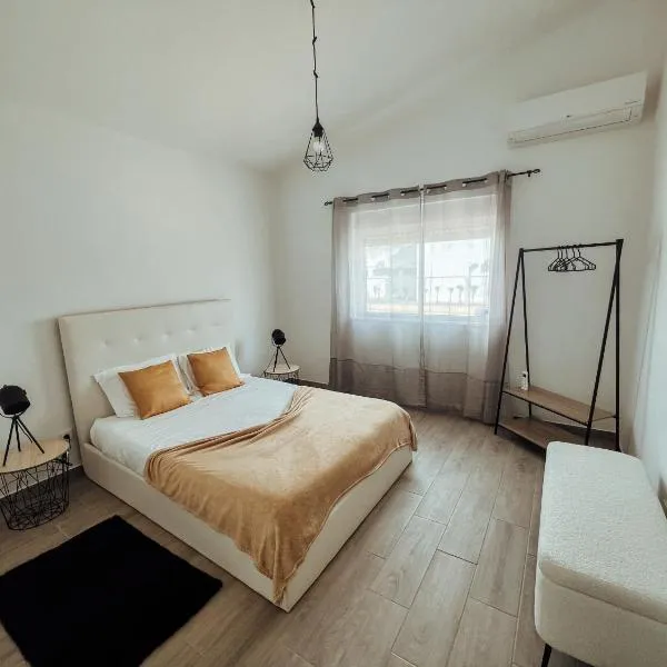 Casa Dom Simões, hotel v destinaci Aljezur