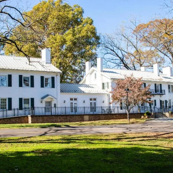 Excelsior at the Manor House, hotel in Mocksville