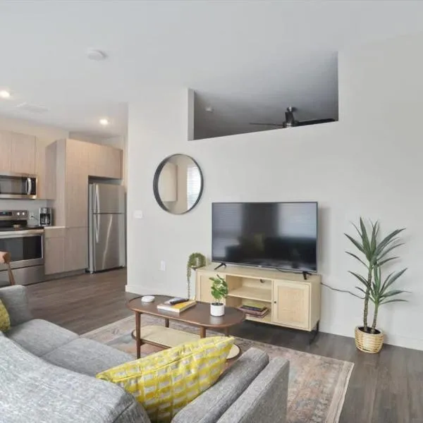 CozySuites Modern 1BR, Lawrenceville, hotel in Pittsburgh