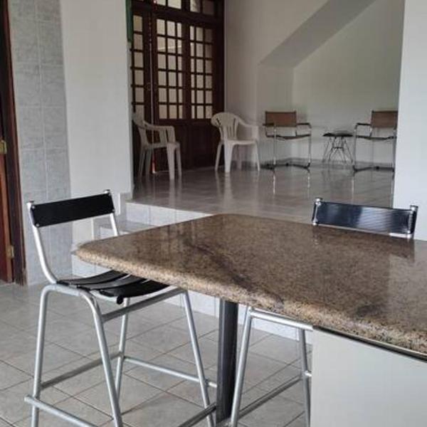 Casa Agradável, Arejada, Espaçosa, Perto de Tudo - Foto 4