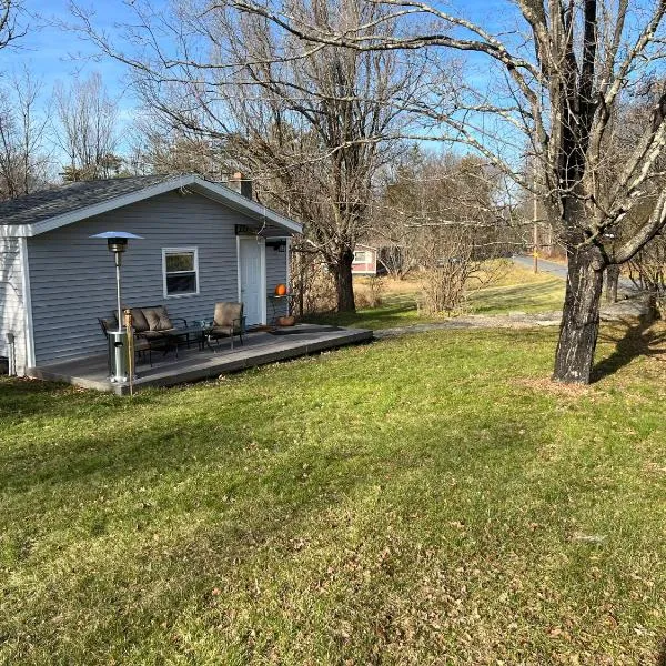 Country Cottage with beautiful views, hotel v destinaci Saugerties
