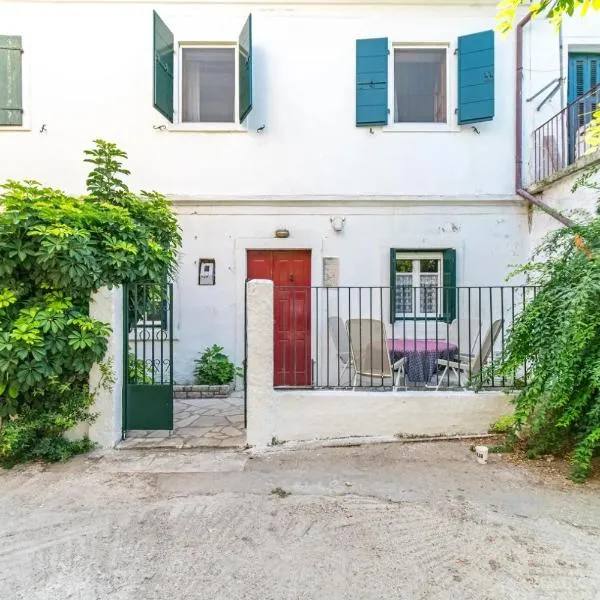Historic Downtown Home in Gaios, hotel v destinaci Gaios