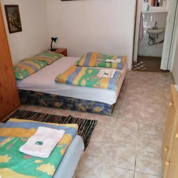 Badacsonyi családi privát házak, hotel di Badacsonytomaj