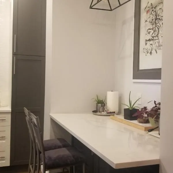 Tina's gem, hotel in Ottawa