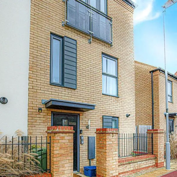 Alpha Properties 1 - Luxury One Bedroom within a Shared Four Bedroom House with Free Parking, Fast Wifi, SmartTV with Netflix, hotel en Milton Keynes