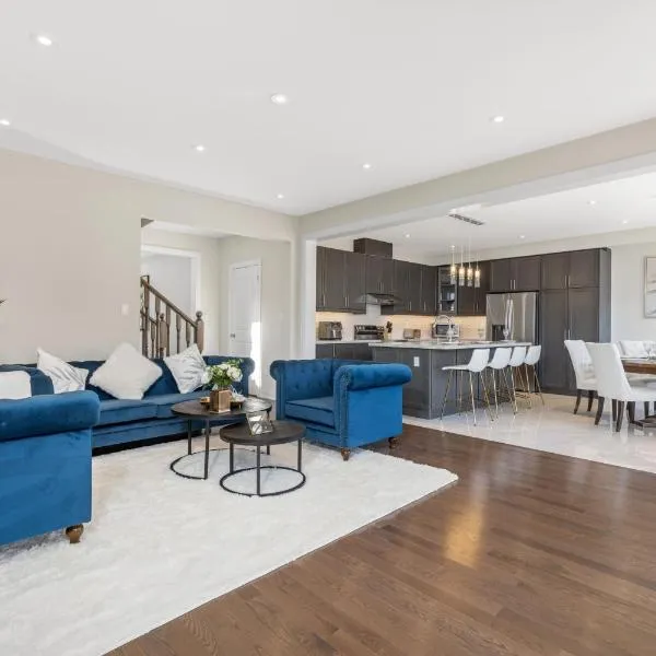 Executive 5BR-4BATH Detached Bramp/Miss Border, hotel in Brampton