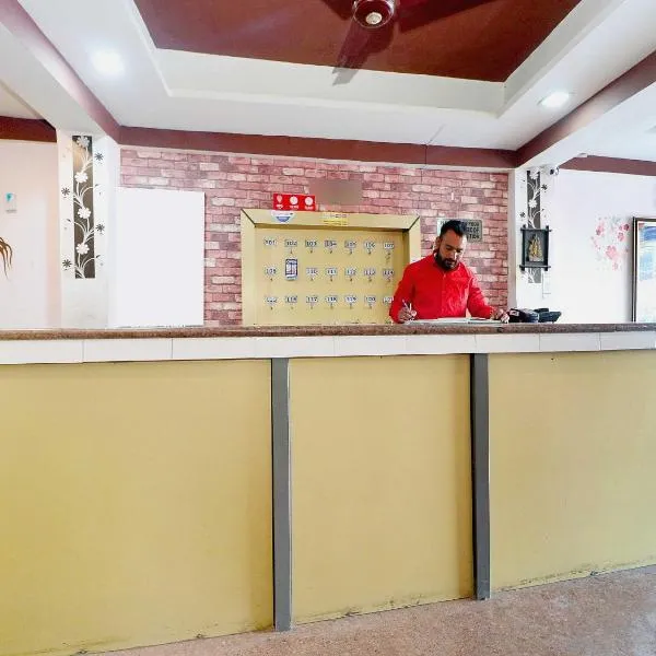 OYO Flagship Welcome Lounge، فندق في Shāhpur