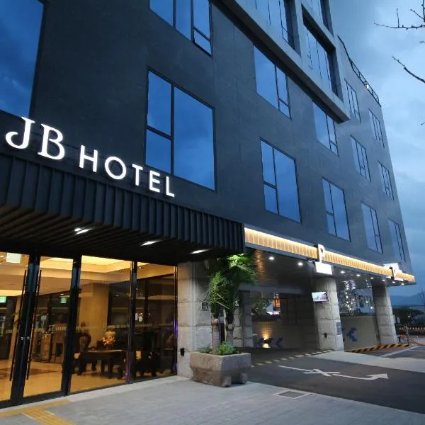 JB Tourist Hotel, hotel em Gyeongsan