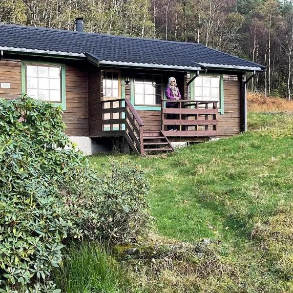 5 person holiday home in Brekke-By Traum, hotel in Dingja