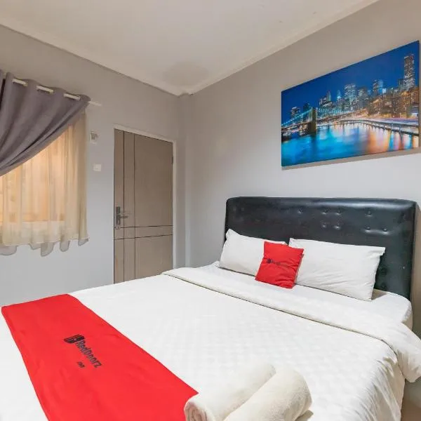 RedDoorz near Botani Square Mall, hotel v destinácii Bogor