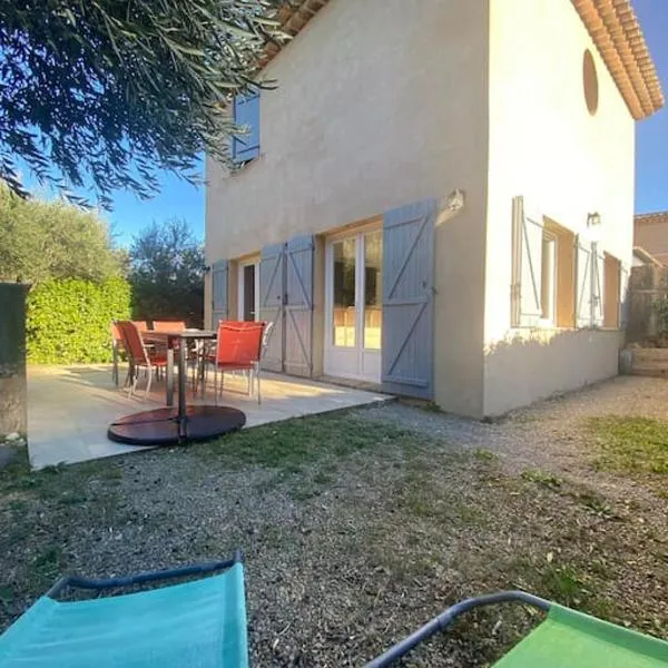 Le gite du defend, hotel in Salernes