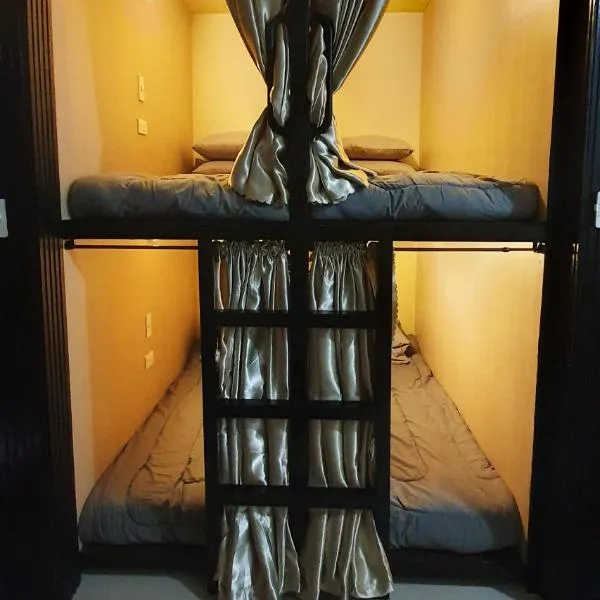 C Place - Capsule B, hotelli kohteessa Manila