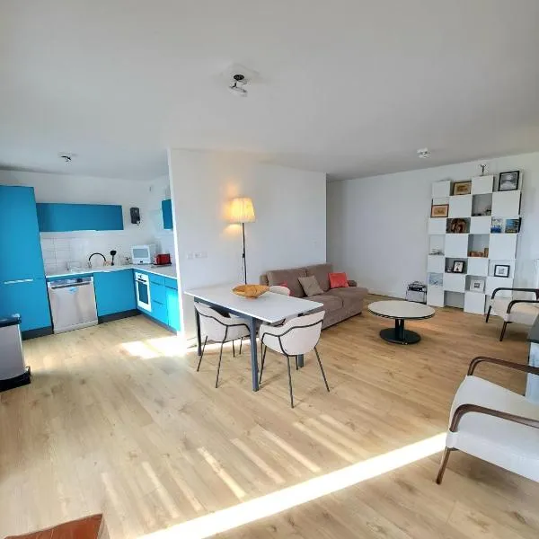 Côté Parc, appart design avec terrasse – hotel w mieście Sainte-Foy-lès-Lyon