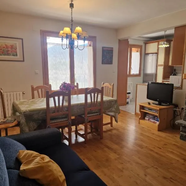 VALDI-BIESCAS, отель в городе Бьескас